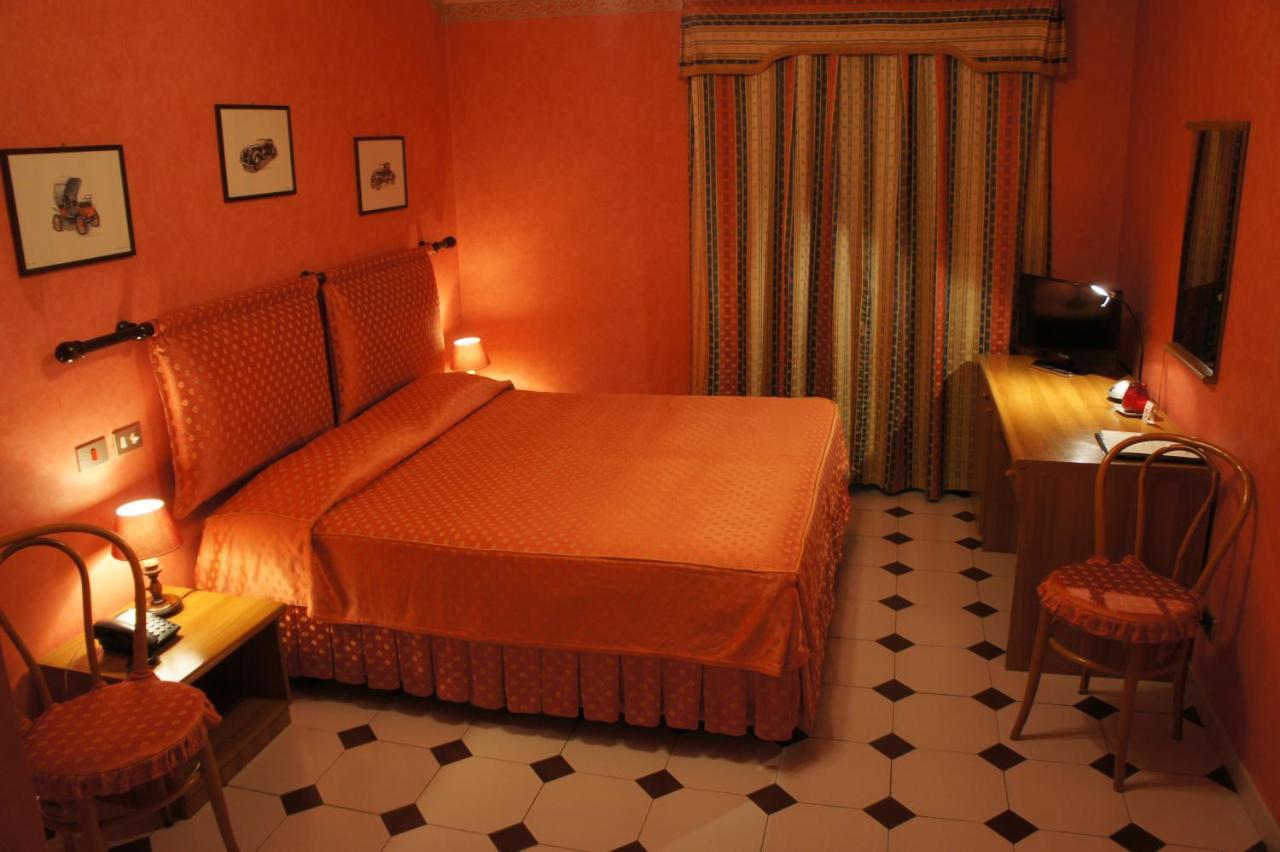 Park Hotel Villa Salzea Trofarello Ngoại thất bức ảnh